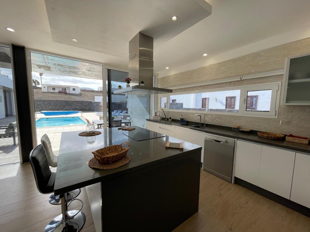 Eslanzarote Eco Villa Tony, Heated Pool, Jacuzzi, Sat Tv, Super Wifi La Costa Bagian luar foto