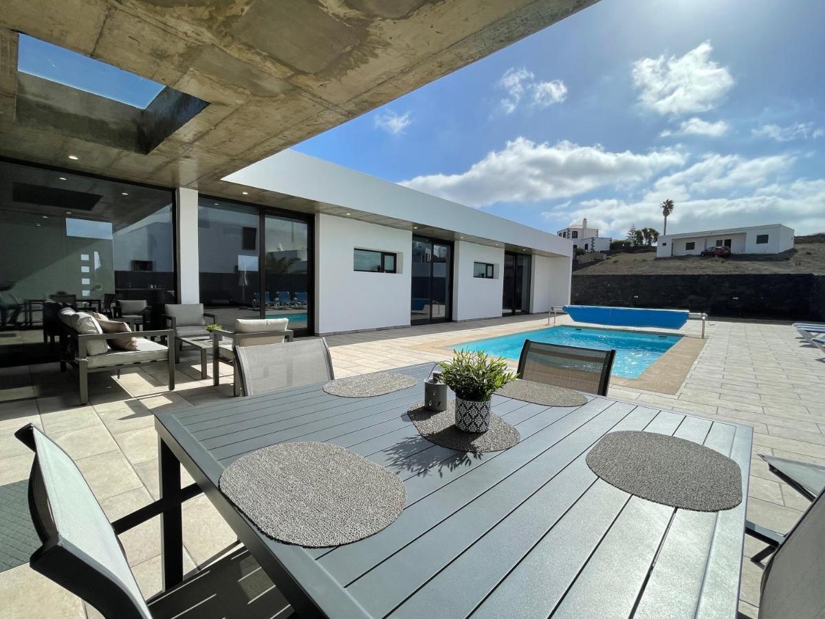 Eslanzarote Eco Villa Tony, Heated Pool, Jacuzzi, Sat Tv, Super Wifi La Costa Bagian luar foto